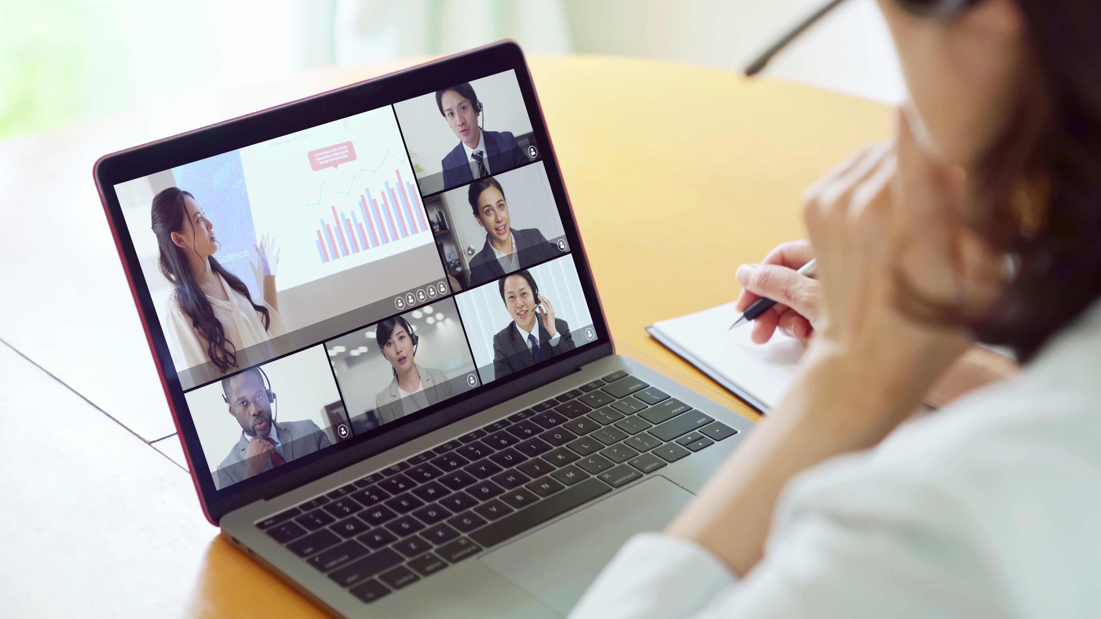 テレワークで不安な新社会人の準備に必要なものとは 便利なおすすめツールの紹介 コクヨ ステーショナリー