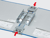 ③再びロック板を戻せば操作完了収容幅をもとに戻すこともできます。